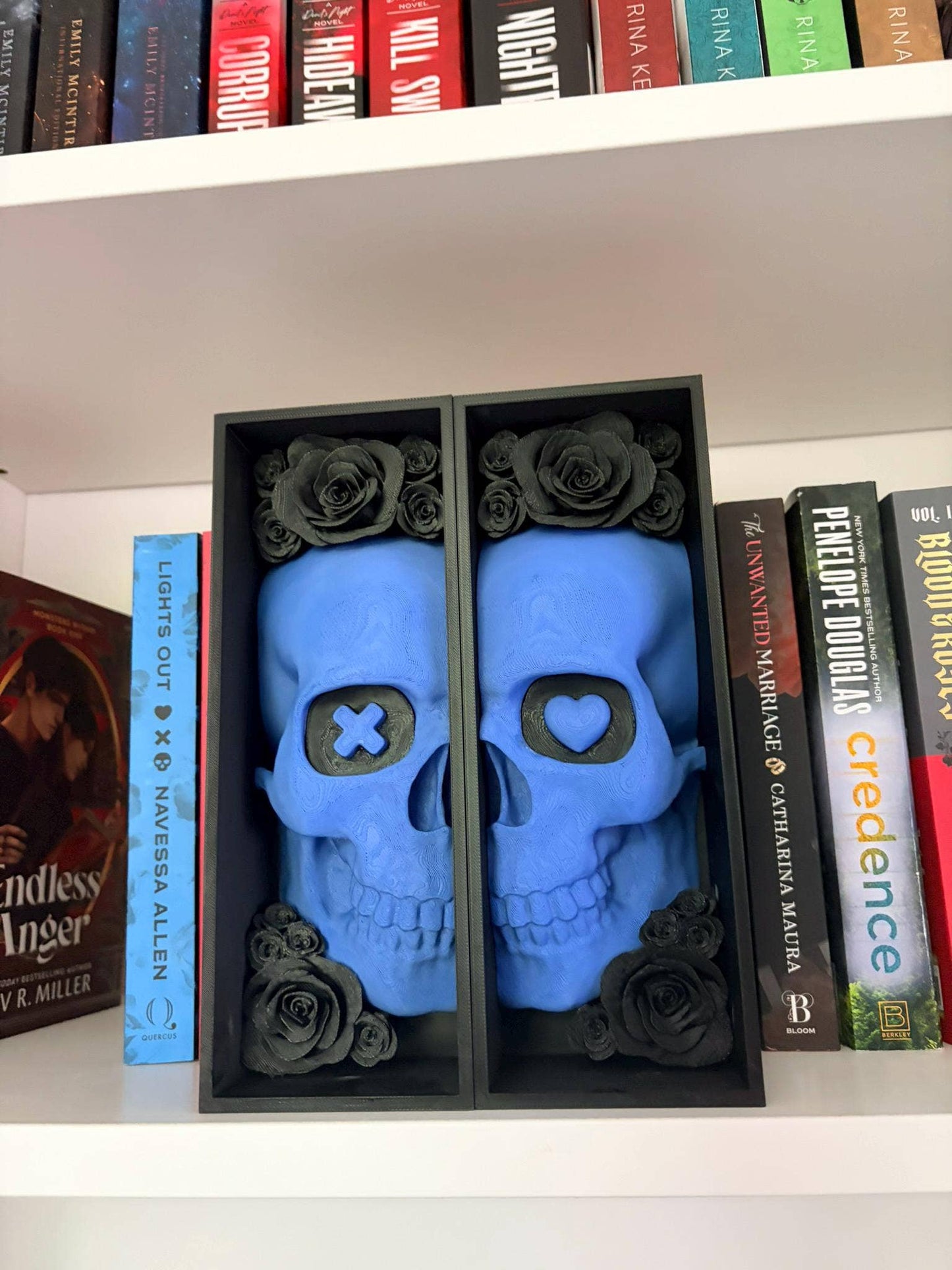 Dark Romance Skull Book Nook Gothic Bookend Decor: One of each