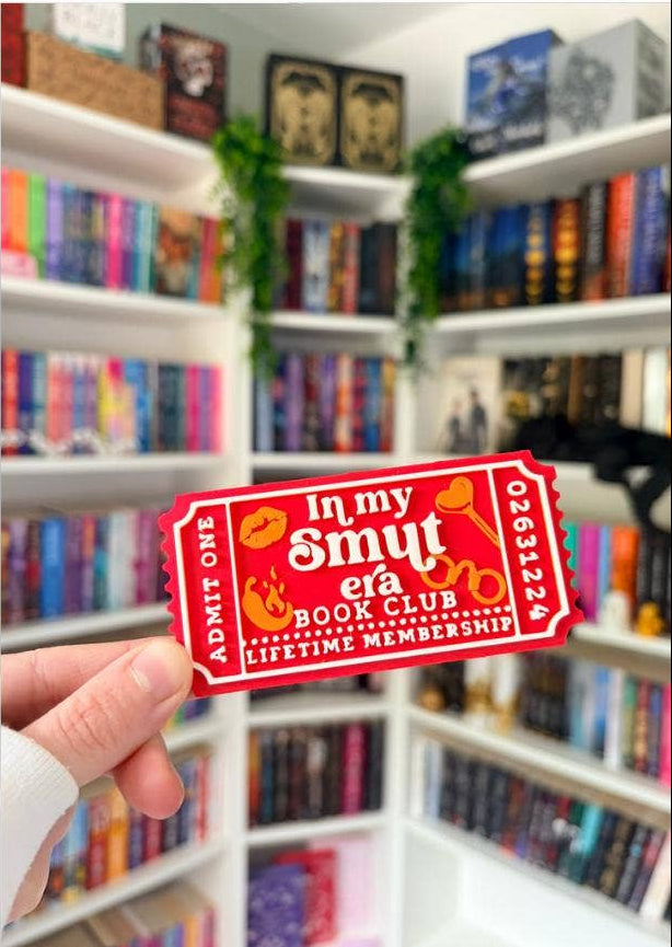 Dark romance bookcase ticket decor: Smut